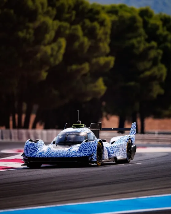 Les premiers tours de l'Hypercar Ford Racing
