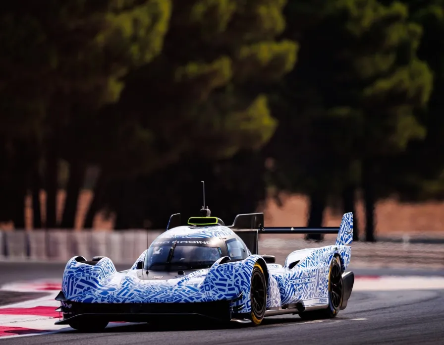 Les premiers tours de l'Hypercar Ford Racing